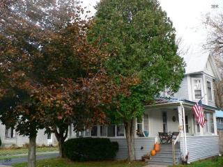 21 Elm St, Mcgraw, NY 13101-9422