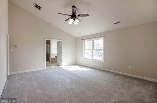 7337 Hooes Rd, Springfield VA 22152-3704 exterior