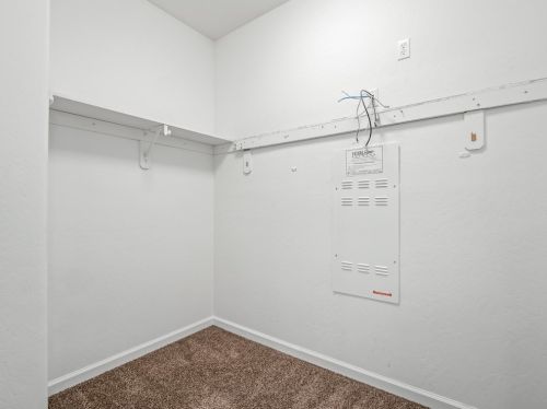 4478 Artemisa Dr, Fresno CA  93722-6450 exterior