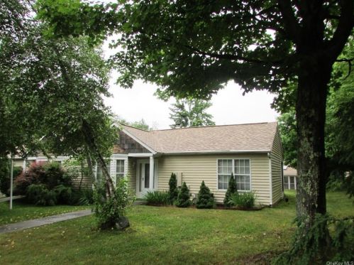 73 Hidden Ridge Dr, Monticello NY  12701-3083 exterior