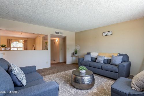 8200 Venus Ct, Tucson, AZ 85704-2131