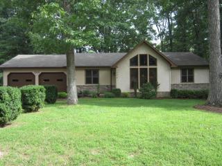 369 Lakeview Dr, Crossville, TN 38558-7055