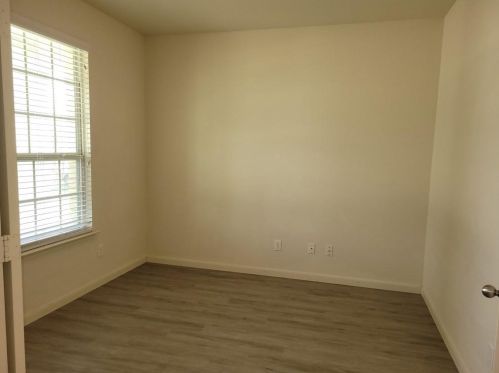 412 Zenith Rd, Georgetown TX  78626-8195 exterior