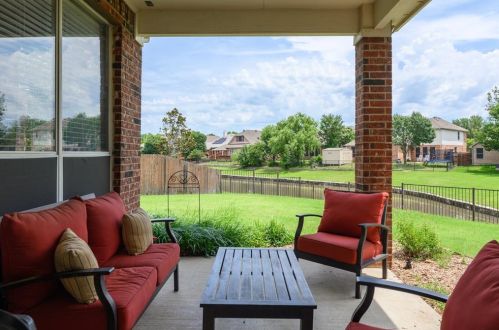 2112 Huron Cir, Denton TX  76210-2951 exterior