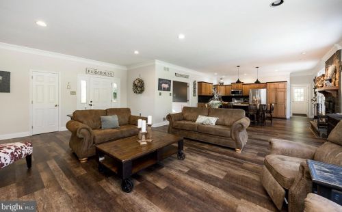 2975 Burton Dr, Gilbertsville PA  19525-9694 exterior