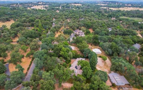 5676 Val Verde Rd, Loomis, CA 95650-9496