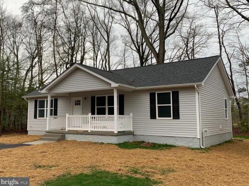 262 Currioman Dr, Montross, VA 22520-4145