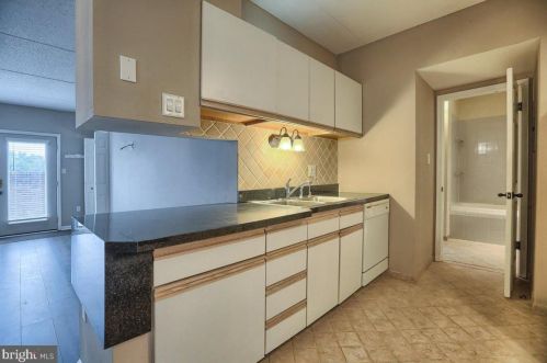 204 Cherrington Dr, Harrisburg PA  17110-9486 exterior