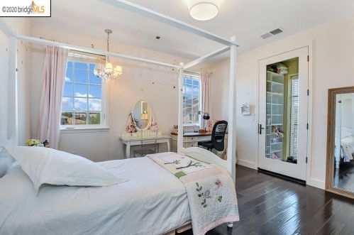 13445 Campus Dr, Oakland CA  94619-3711 exterior