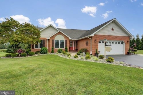 101 President Ave, Lees Cross Roads, PA 17257-8401