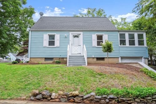 123 Woodland Dr, Milford CT  06460-5029 exterior