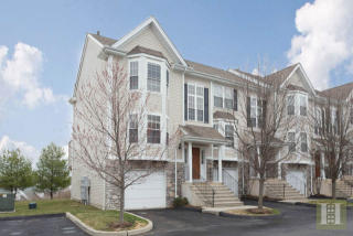 1101 Briar Woods Ln, Danbury, CT 06810-7244