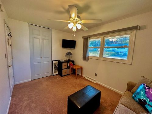 45 Eisenhower Dr, Middletown NY  10940-4543 exterior