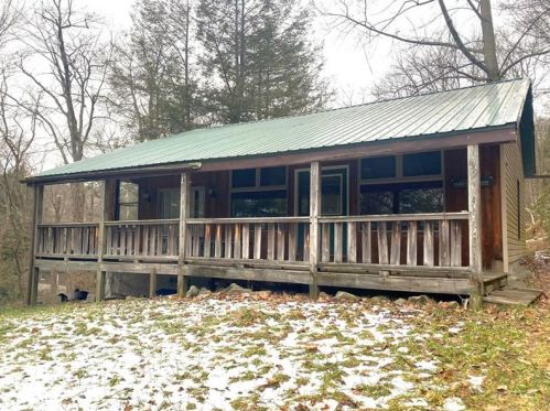 139 Grove Ave, Somerset, PA 15501-5842