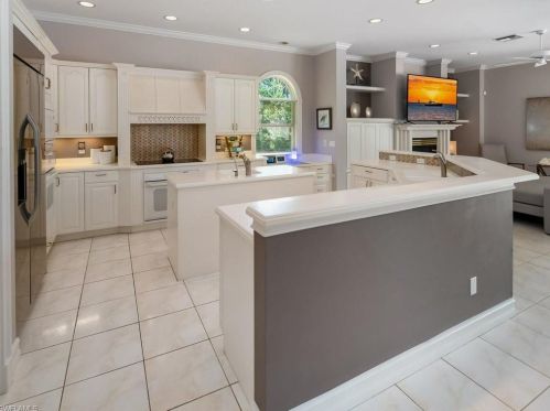 6656 Trail Blvd, Naples FL  34108-2903 exterior