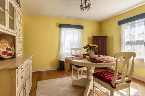 40 Mckinley St, Manchester CT 06040-4845 exterior