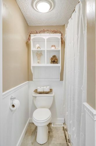 2153 Marshall Dr, Valpo IN  46385-5429 exterior