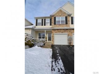 10 Willow Dr, Easton, PA 18045-7462
