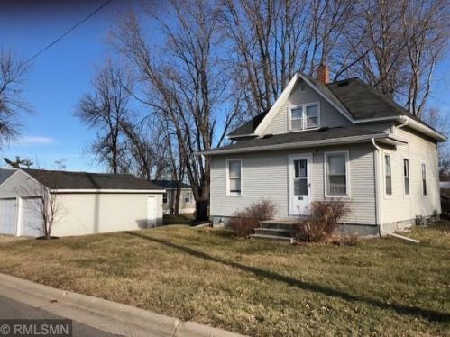104 5th St, Grove City, MN 56243-5025