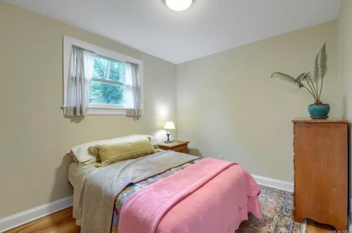 335 Simpson Pl, Peekskill NY  10566-4521 exterior