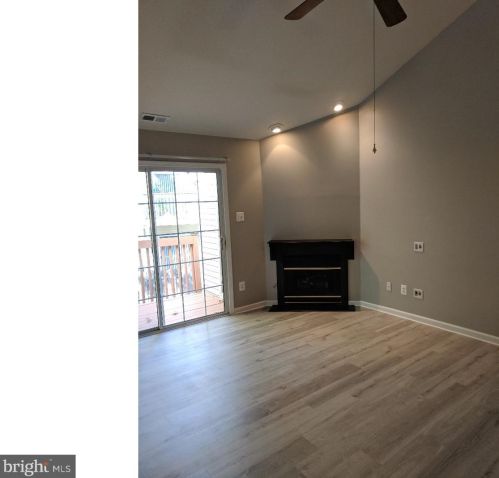1266 Tristram Cir, West Deptford, NJ 08051-2249