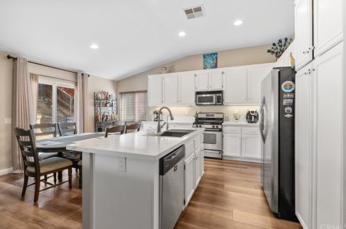 32902 Fairmont Ln, Lake Elsinore CA  92530-6283 exterior