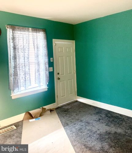 1305 Oak St, Wilmington, DE 19805-4340