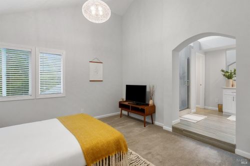 2090 Stonefield Ln, Santa Rosa CA  95403-0951 exterior