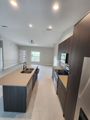 2457 Pecos Ln, Kissimmee, FL 34759-6010