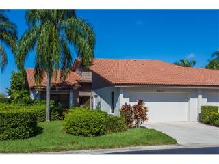3877 Wilshire Cir, Sarasota, FL 34238-2501