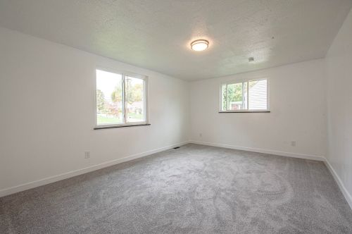 8 Vivian Dr, Florence KY  41042-9742 exterior