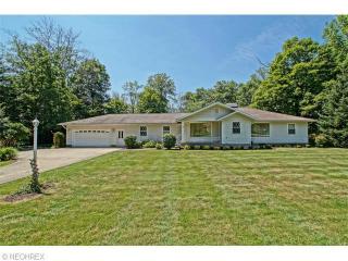 5760 Spring Grove Dr, Cleveland, OH 44139-1968
