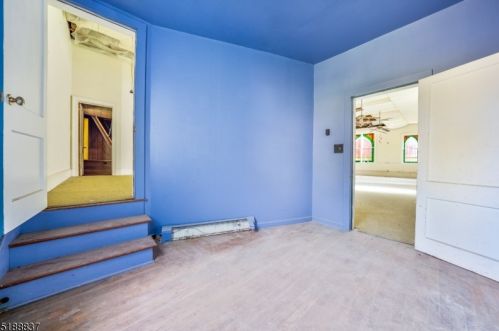 320 Knowlton St, Belvidere NJ  07823-1824 exterior