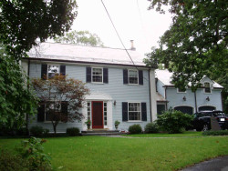 12 Graydale Cir, Newton, MA 02466-2307