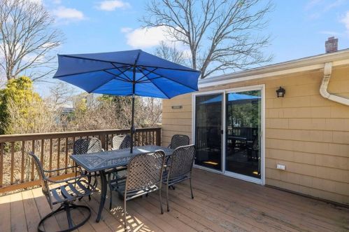 32 Rolling Acres Dr, Cumberland RI  02864-2614 exterior