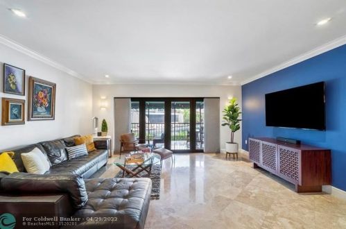 8288 Dundee Ter, Hialeah FL  33016-1405 exterior