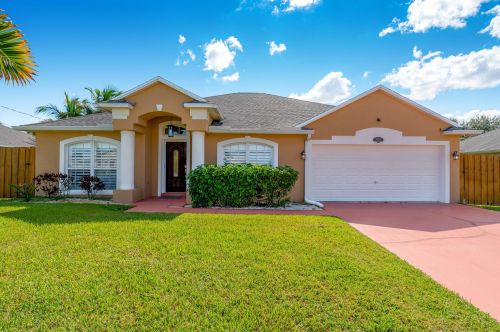 1060 Idol Ave, Fort Pierce, FL 34953-6730