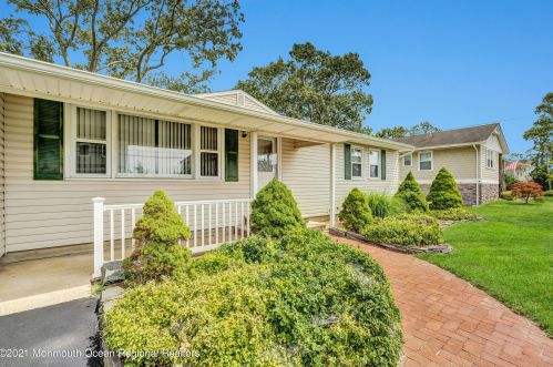 65 Seagoin Rd, Bricktown, NJ 08723-6754