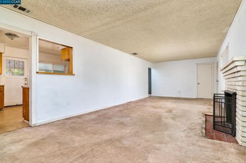 4946 Jackson St, North Highlands, CA 95660-5319