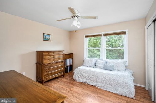 16 Dix Ln, Trenton NJ 08648-4844 exterior