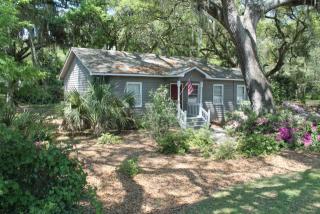 65 Sams Point Rd, Beaufort SC  29907-2010 exterior