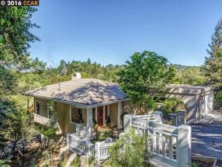 337 Camino Sobrante, Orinda, CA 94563-1855
