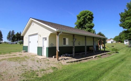 540 Carrigan Ln, Buffalo Lake, MN 55314-1033