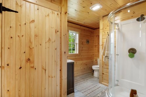 127 Bennett Hl Rd, Columbia NH  03576-3308 exterior