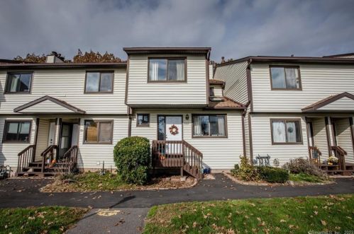 502 Cypress Rd, Hartford, CT 06111-5618