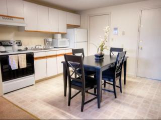 12 Heritage Dr, Salem MA  01970-2099 exterior