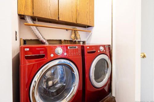 80 Mount Sumner Dr, Manchester CT  06043-7248 exterior