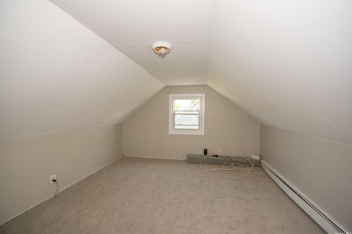 48 Deer St, Wheatley Heights NY  11798-3302 exterior