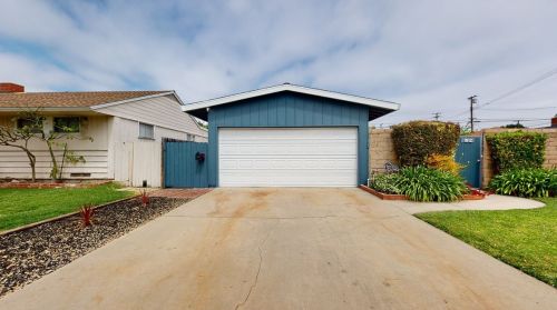 1812 Knoxville Ave, Long Beach, CA 90815-3437