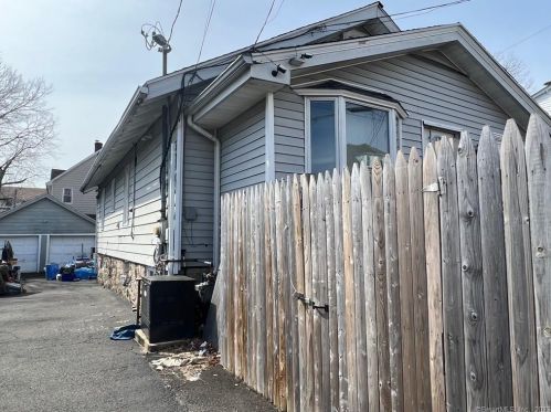 16 Sylvandale Ave, Stamford, CT 06902-5528
